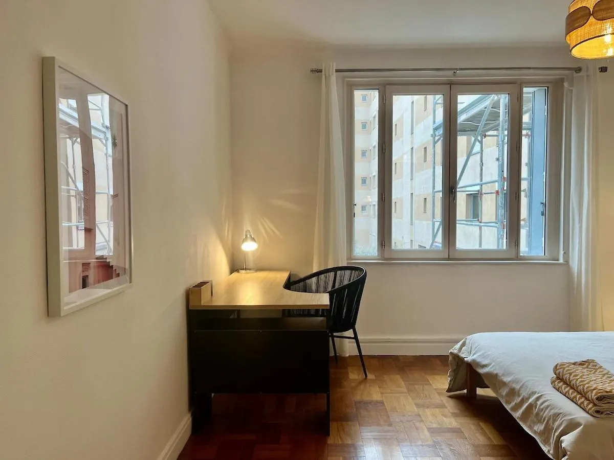 Suite Korneille Lyon 0*,